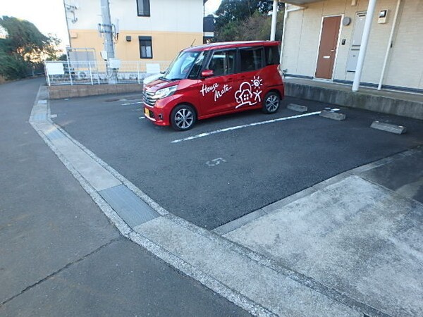 駐車場(敷地内駐車場（要空き確認）)