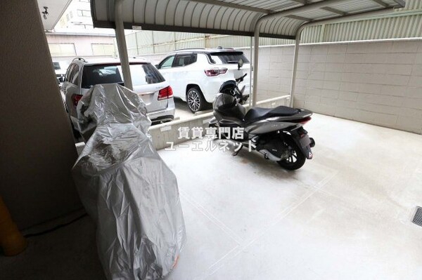 建物設備(バイク置き場)