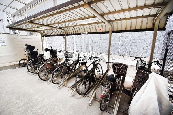 建物設備(自転車通勤にも便利な駐輪場付き♪)