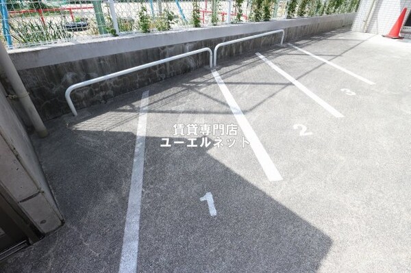 建物設備(バイク置き場)