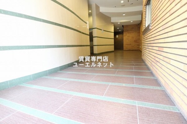 エントランス(毎日通る場所だからこそ、洗練された空間に)