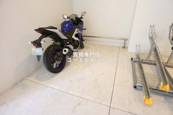 建物設備(バイク置き場)