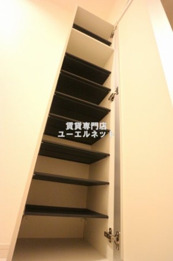 建物設備(収納力たっぷりのシューズボックスで玄関すっきり！)
