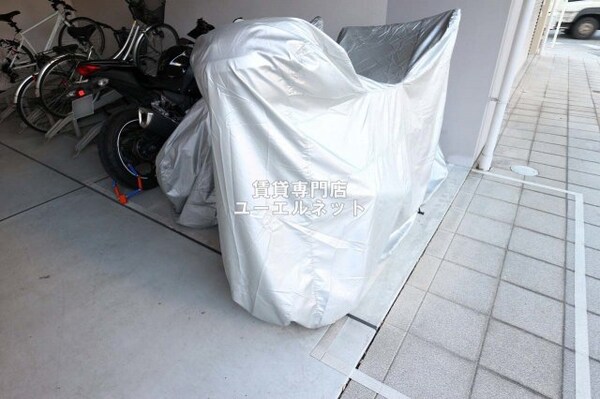 建物設備(バイク置き場)
