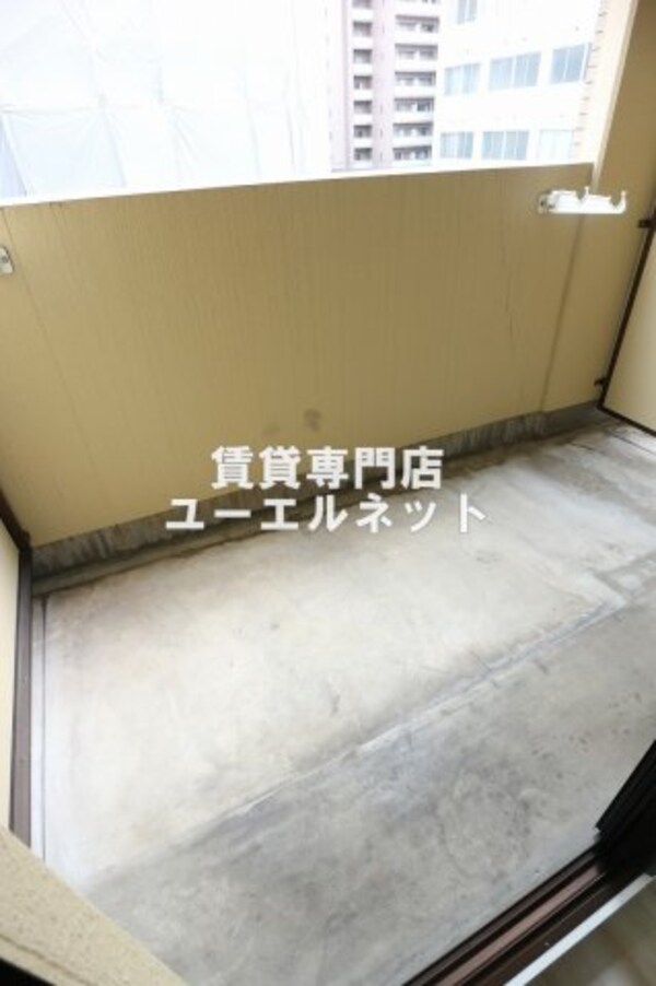 バルコニー(バルコニー付きで採光＆風通し良好！)