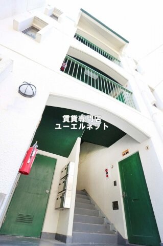 物件外観写真1　(暮らしに馴染む外観デザイン。住み心地にもこだわった物件です。)