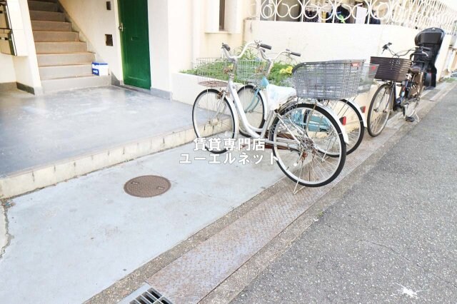 物件内観写真5　(自転車通勤にも便利な駐輪場付き♪)