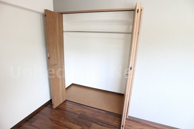 物件内観写真10　(クローゼット付きでお部屋もスッキリ♪)