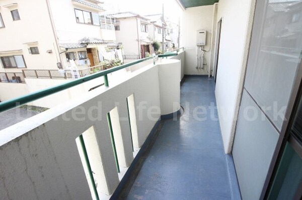 バルコニー(バルコニー付きで採光＆風通し良好！)