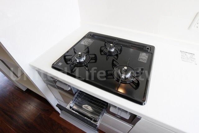 物件内観写真15　(３口ガスコンロでお料理ラクラク♪)