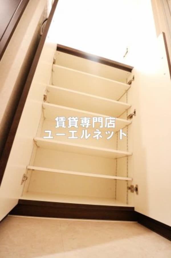 建物設備(収納力たっぷりのシューズボックスで玄関すっきり！)