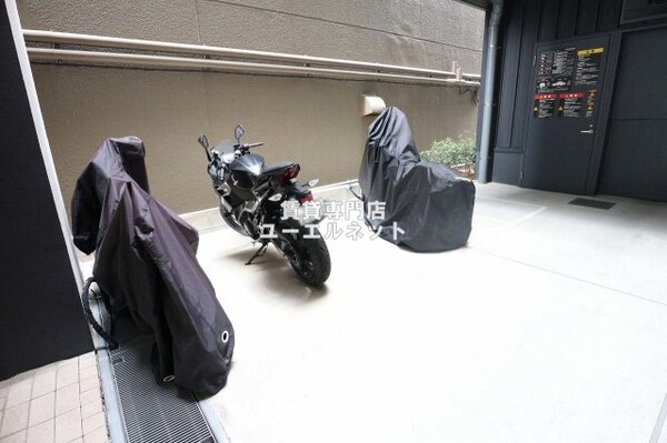 建物設備(バイク置き場)