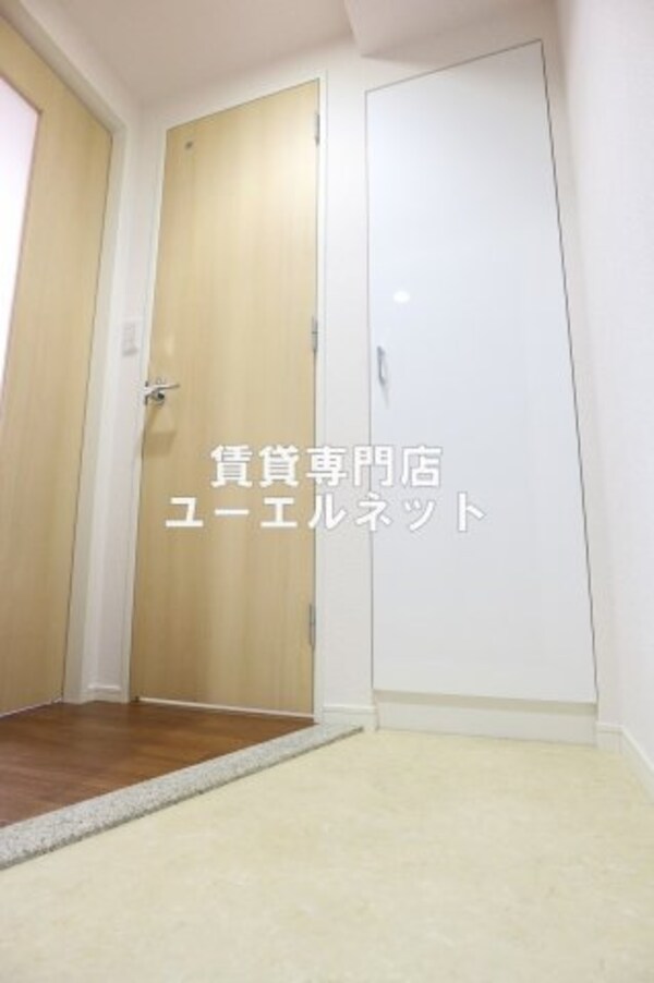 玄関(住まいの顔ともなる玄関)