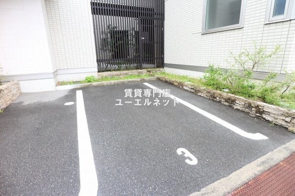 駐車場(敷地内駐車場で安心)