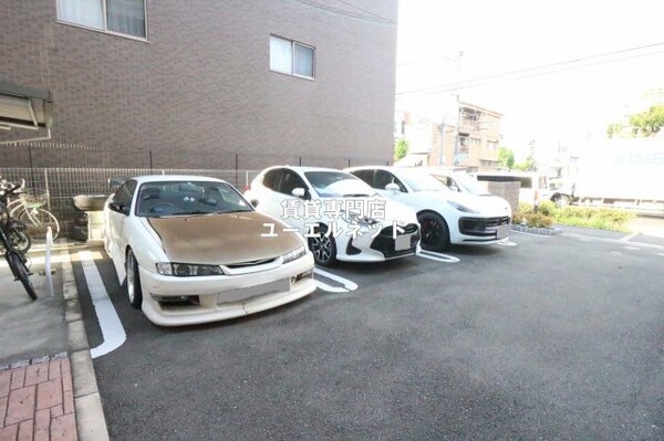 駐車場(敷地内駐車場で安心)