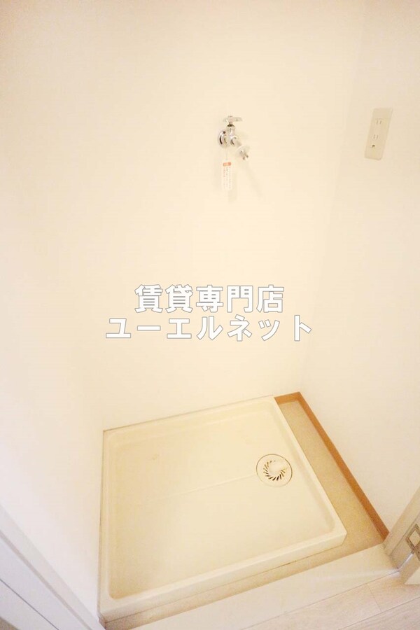 内装他(洗濯機置き場です)