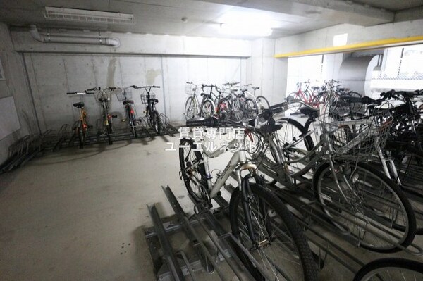 建物設備(自転車通勤にも便利な駐輪場付き♪)