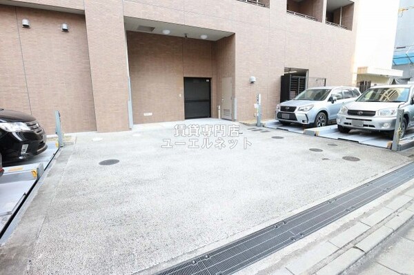 建物設備(敷地内駐車場)