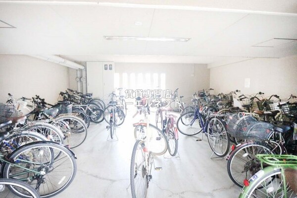 建物設備(駐輪場)