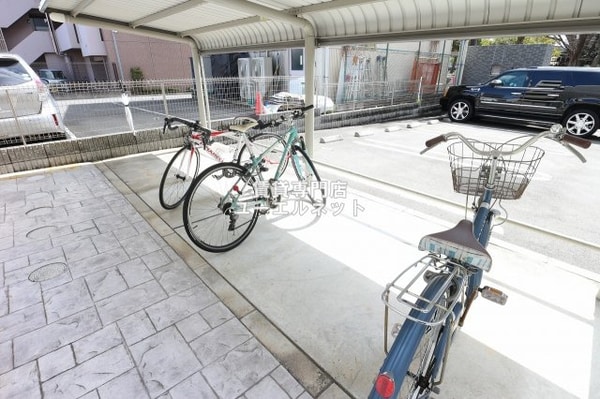 建物設備(自転車通勤にも便利な駐輪場付き♪)