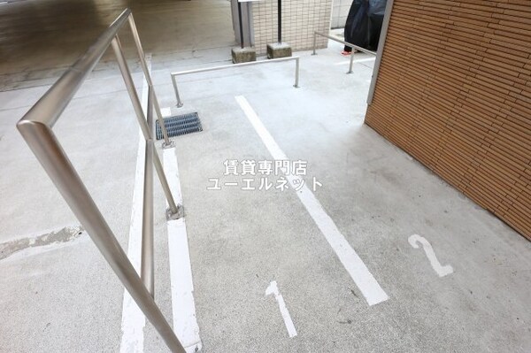 建物設備(バイク置き場)