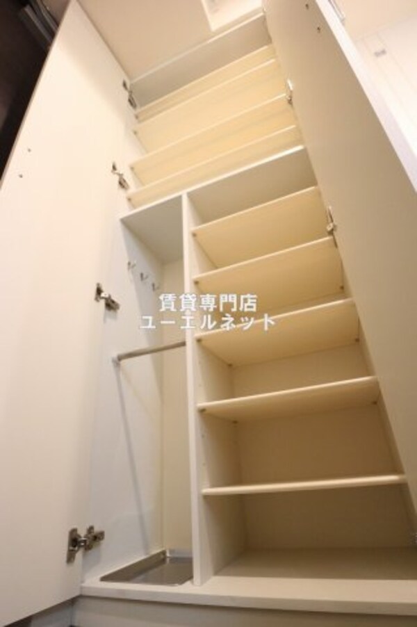 建物設備(収納力たっぷりのシューズボックスで玄関すっきり！)