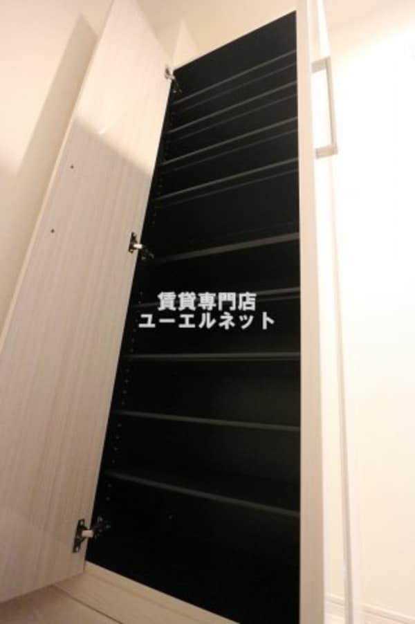 建物設備(収納力たっぷりのシューズボックスで玄関すっきり！)