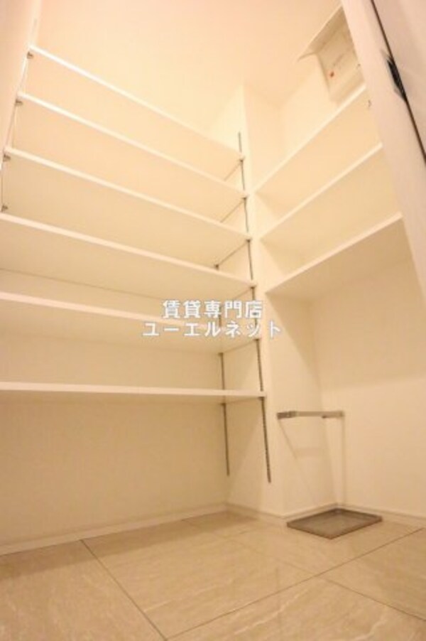 建物設備(収納力たっぷりのシューズクロークで玄関すっきり！)