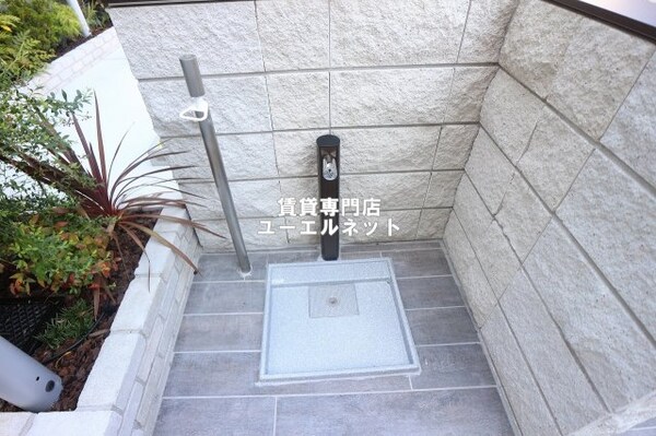建物設備(ペット用足洗い場)
