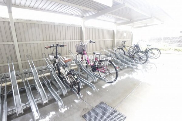 建物設備(駐輪場)