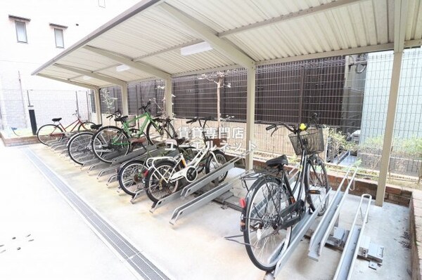 建物設備(自転車通勤にも便利な駐輪場付き♪)
