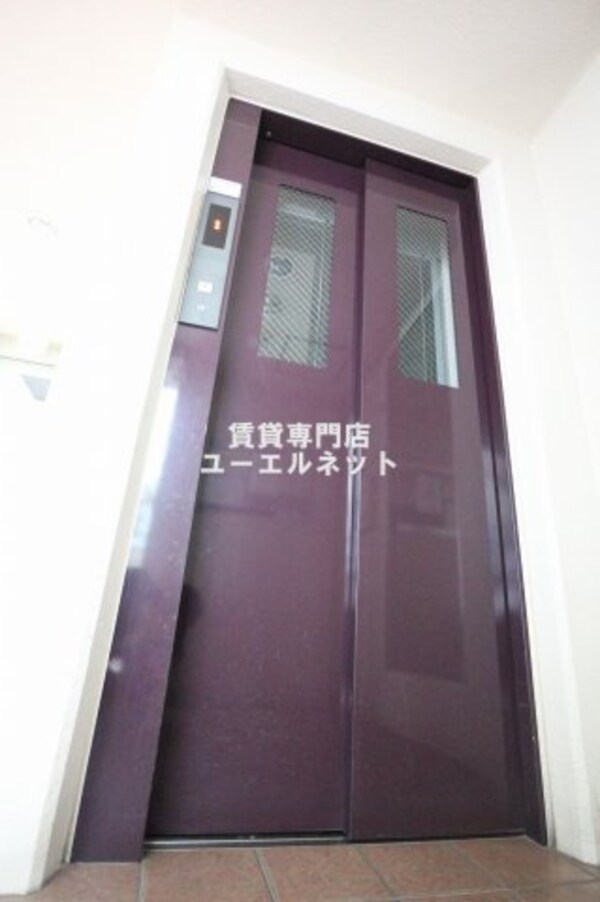 建物設備(エレベーターで楽々♪)