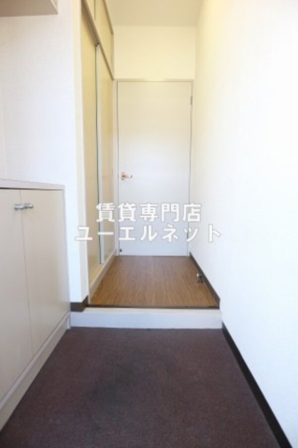 玄関(住まいの顔ともなる玄関)