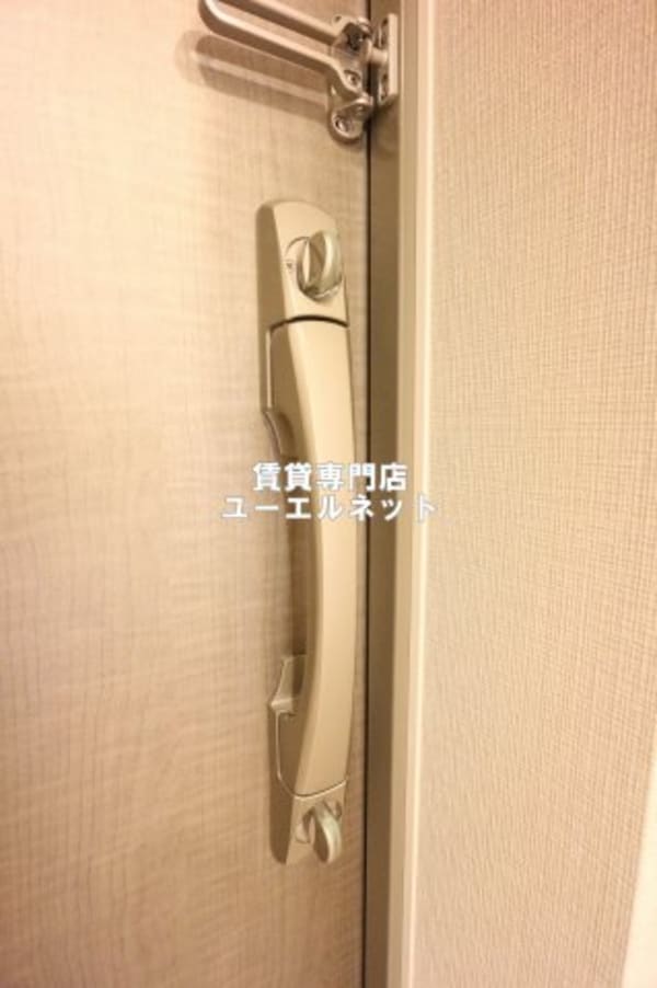 建物設備(玄関ダブルロックで安心)