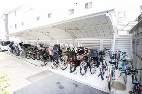 建物設備(自転車通勤にも便利な駐輪場付き♪)