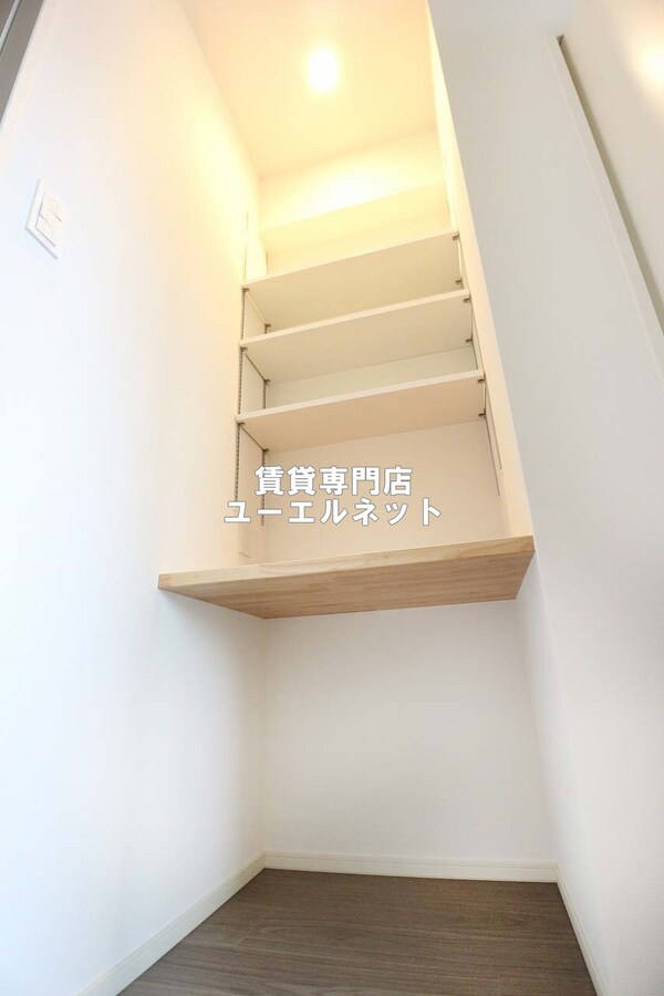 建物設備(デスク)