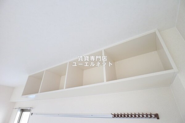 建物設備(収納棚)