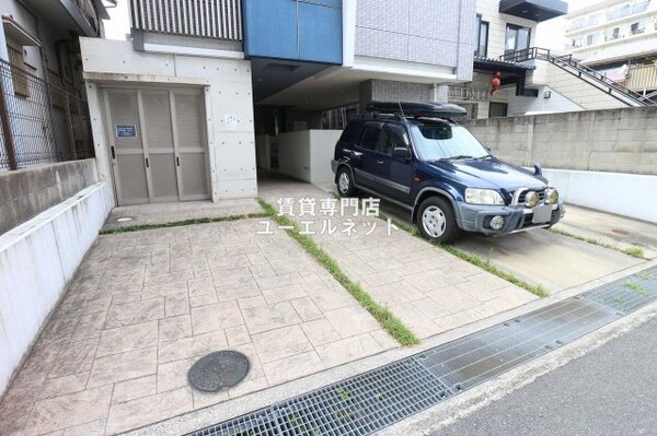 建物設備(敷地内駐車場)