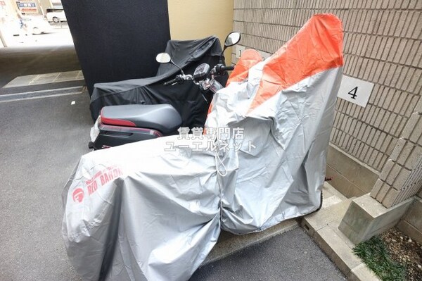 建物設備(バイク置き場)