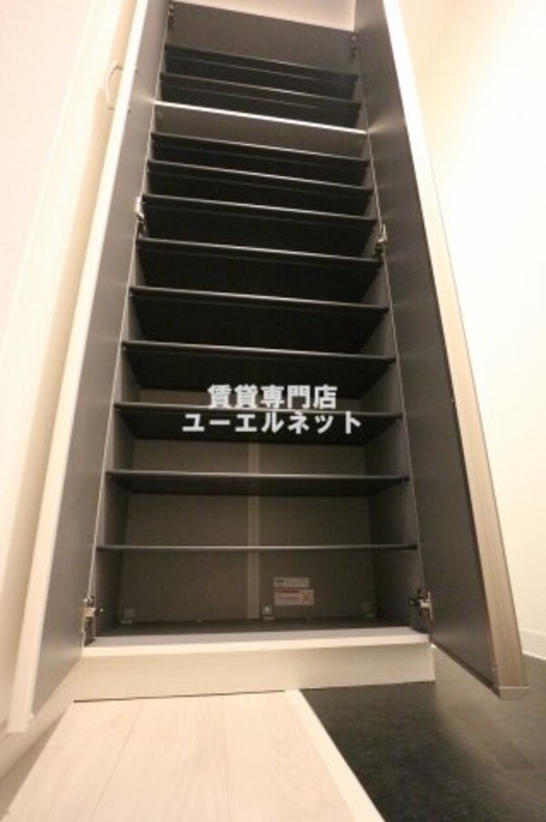 建物設備(天井高シューズボックス◎)