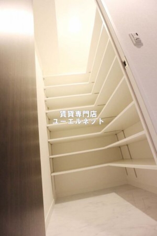 建物設備(シューズインクローゼット)