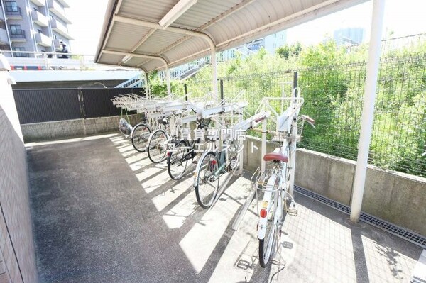 建物設備(自転車通勤にも便利な駐輪場付き♪)
