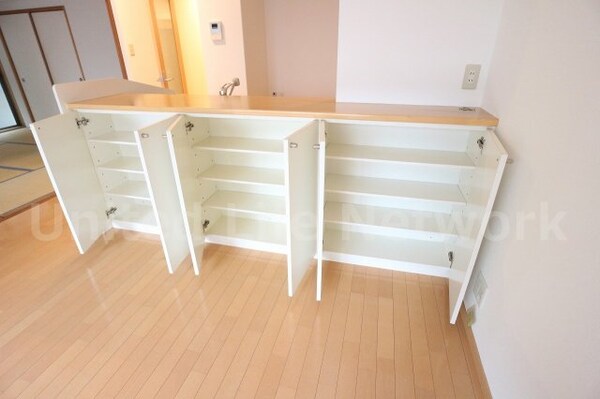 建物設備(カウンターキッチンに収納あります♪)