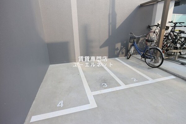 建物設備(バイク置き場)