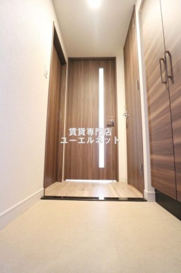 玄関(住まいの顔ともなる玄関)