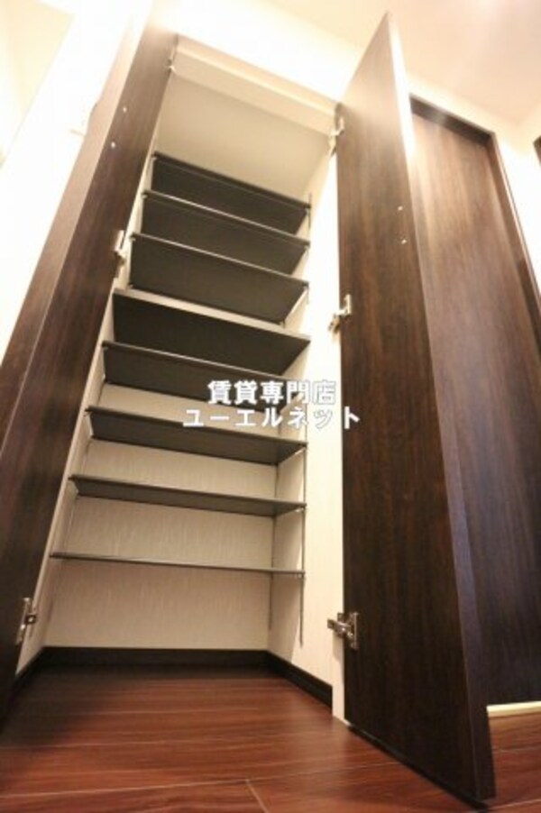 建物設備(収納力たっぷりのシューズボックスで玄関すっきり！)