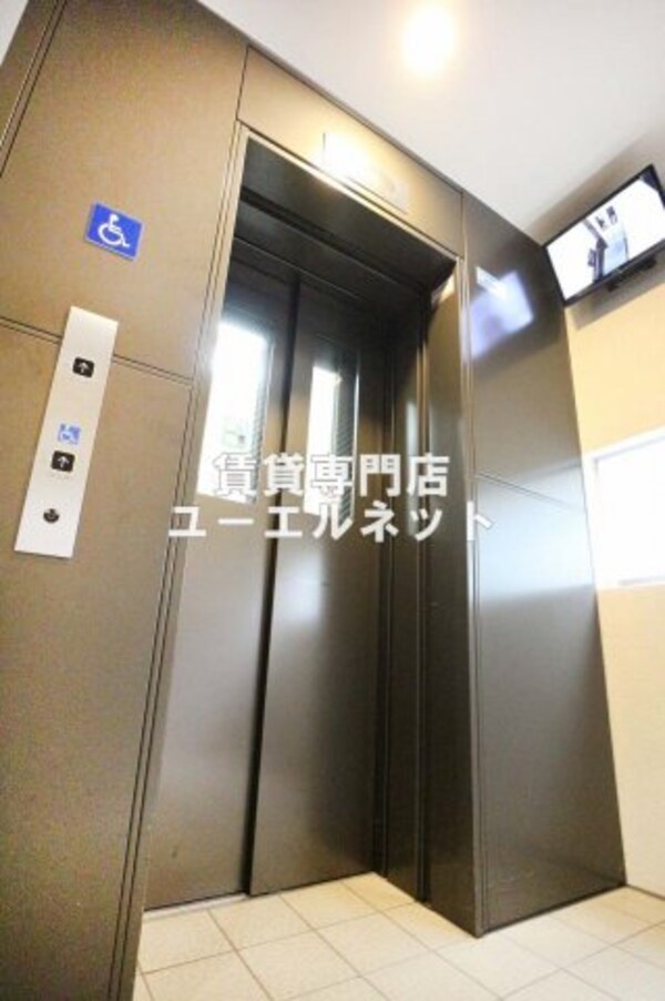 建物設備(エレベーター)