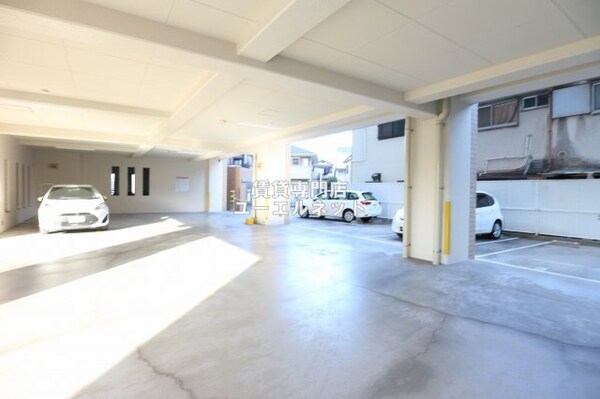 建物設備(敷地内駐車場)