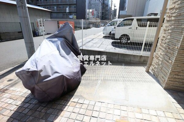 建物設備(バイク置き場)