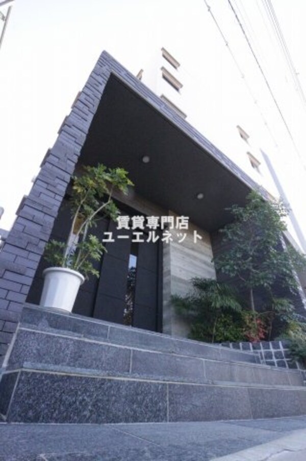 外観(シンプルで洗練されたデザインが毎日の暮らしに心地よさをプラス)